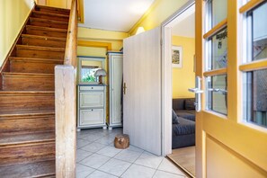 Interior - Holiday Home 'Cora' with Private Terrace, Private Garden and Wi-Fi (Wesselburenerkoog)