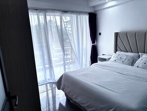 1 bedroom, iron/ironing board, WiFi, bed sheets - Casa Burgundy

GYM|Fast WI-FI| Peaceful environment (Nairobi)