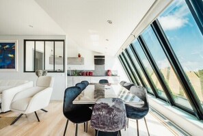 Dining - Bright apartment with panoramic views (La Rochelle)