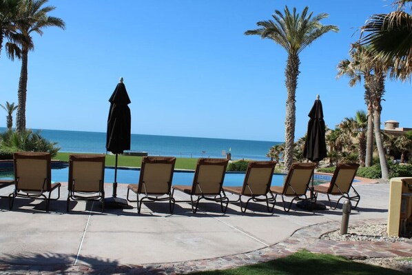 Pool - Sunset Perch: 1BR Bella Sirena Oceanfront Gem (Puerto Peñasco)