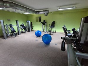 Fitness facility - Sunset Perch: 1BR Bella Sirena Oceanfront Gem (Puerto Peñasco)