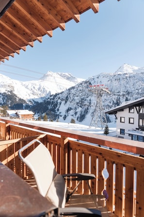 Comfort-Doppelzimmer, Balkon, Bergblick | UnterkunftsgelÀnde