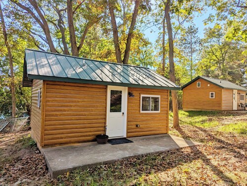 Fireside Cabin 10 - Family Studio with Bunks & Pet Friendly