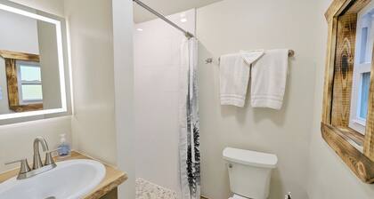 Fireside Cabin 10 - Family Studio with Bunks & Pet Friendly