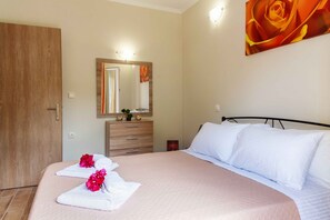 2 bedrooms, iron/ironing board, WiFi, bed sheets - Villa Georgia 2 - A/C in All Rooms - Fast Wi-Fi - Sleeps 6 (Lefkimmi)