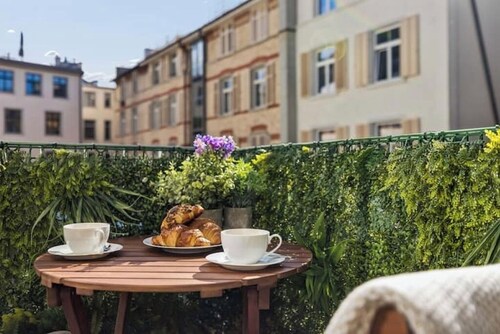 Old Town Penthouse Maisonette | Private Rooftop