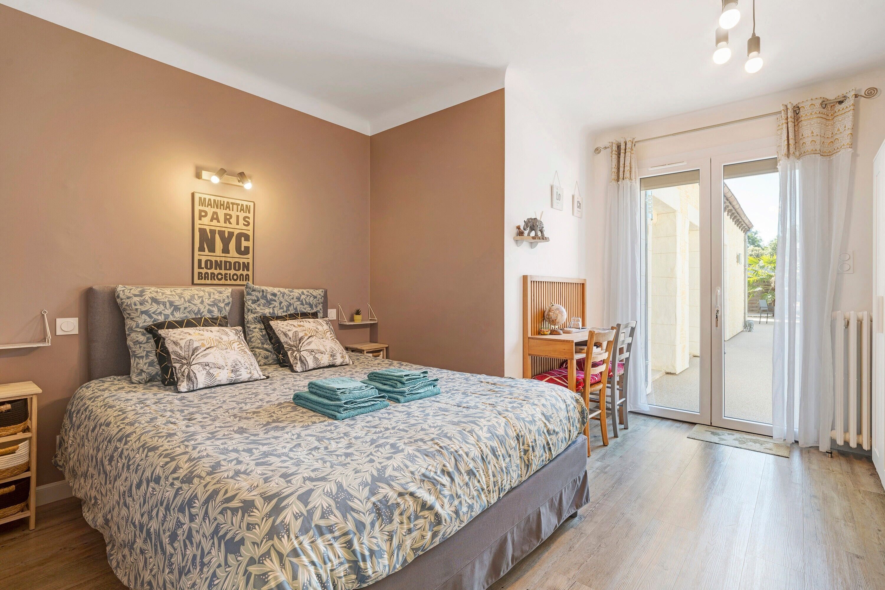 1 bedroom, WiFi, bed sheets