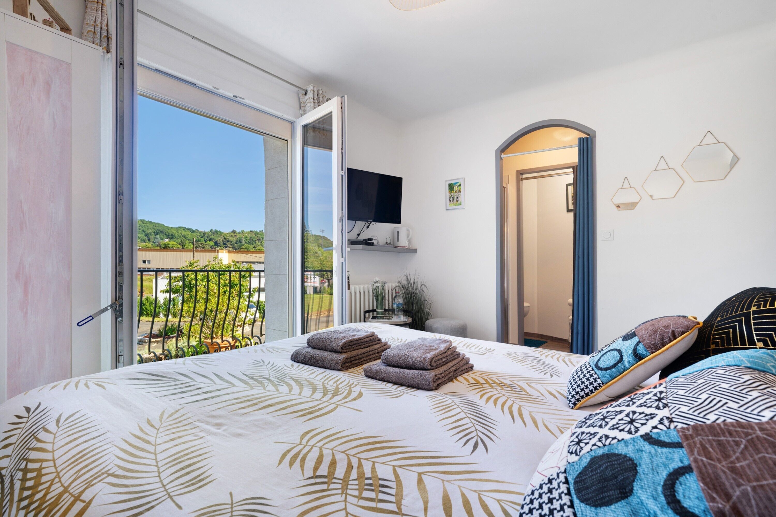 1 bedroom, WiFi, bed sheets