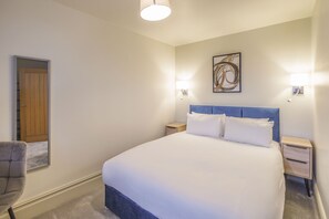 3 bedrooms, iron/ironing board, WiFi, bed sheets - Host & Stay | Minster View (York)