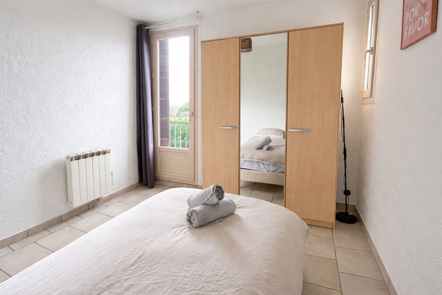 1 chambre, fer et planche à repasser, draps fournis