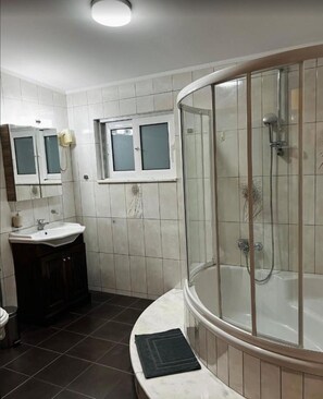 Hair dryer, towels, soap, toilet paper - Castle & Sea Panorama Penthouse
 A short walk from Haraki seafront (Charaki)