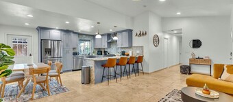 Modern 3BR Pool Home w EV Charger - BBQ - Firepit