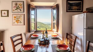 Dining - Piemaggino farmhouse in the heart of a Chianti Classico vineyard (Castellina In Chianti)