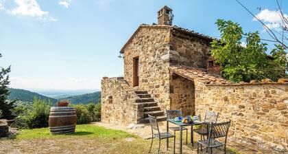 Piemaggino farmhouse in the heart of a Chianti Classico vineyard