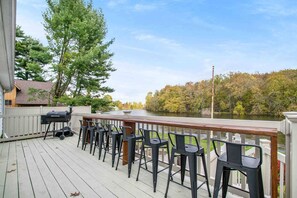 Property grounds - Arrowhead Riverfront! Beautiful, Peaceful, Private (Bristol)