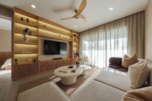 Una Smart TV, libros