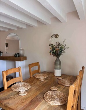 Dining - Character village house (Wheatley)