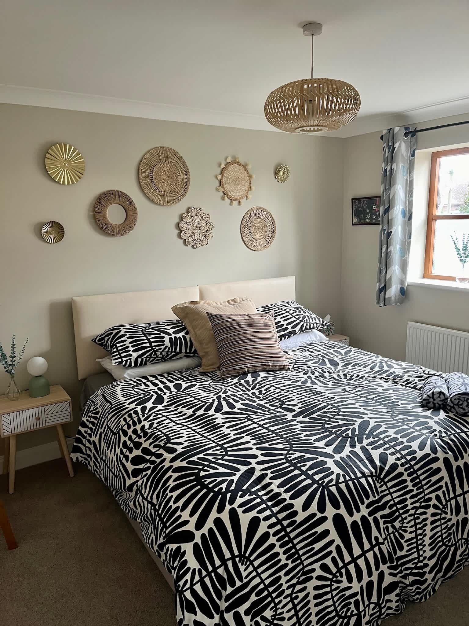 5 habitaciones, tabla de planchar con plancha, cuna de viaje y wifi 