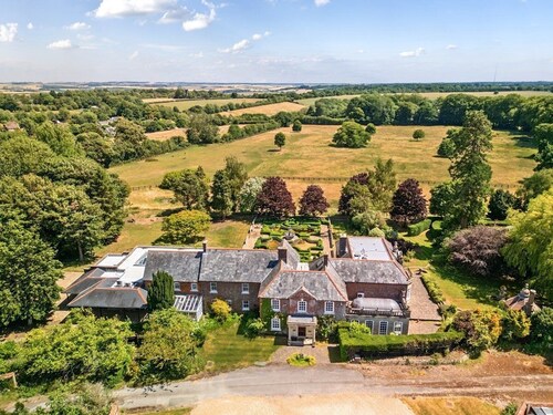 The Luxury Studio, Baydon Estate