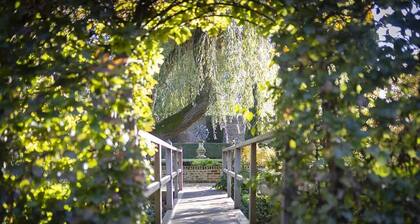 Pool House at Mill Cottage
