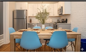 Dining - Spacious 4BR NYC Getaway – Perfect for Friends & Family! (New York)