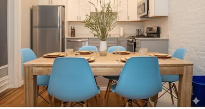 Spacious 4BR NYC Getaway – Perfect for Friends & Family!