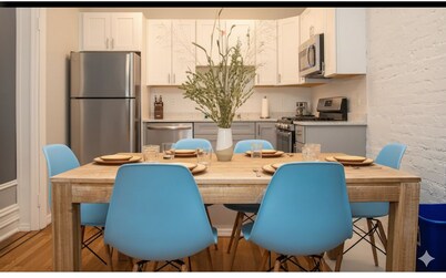 Spacious 4BR NYC Getaway – Perfect for Friends & Family!