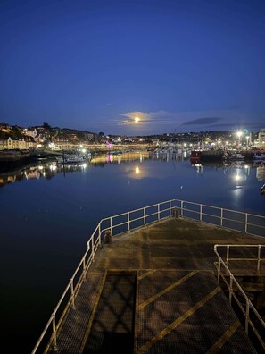 Miscellaneous - Modern & spacious harbour-view apartment & parking (North Yorkshire)