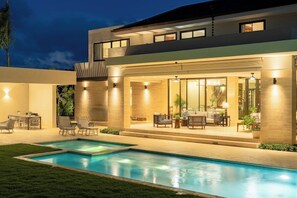 Indoor pool - Lagunas 58 – Luxury Villa Cliff Views  Cap Cana (Punta Cana)
