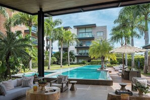 Indoor pool - Summer Breeze 1 BR Apt Cap Cana (Punta Cana)