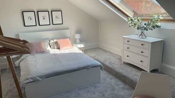 1 bedroom, iron/ironing board, travel cot, WiFi