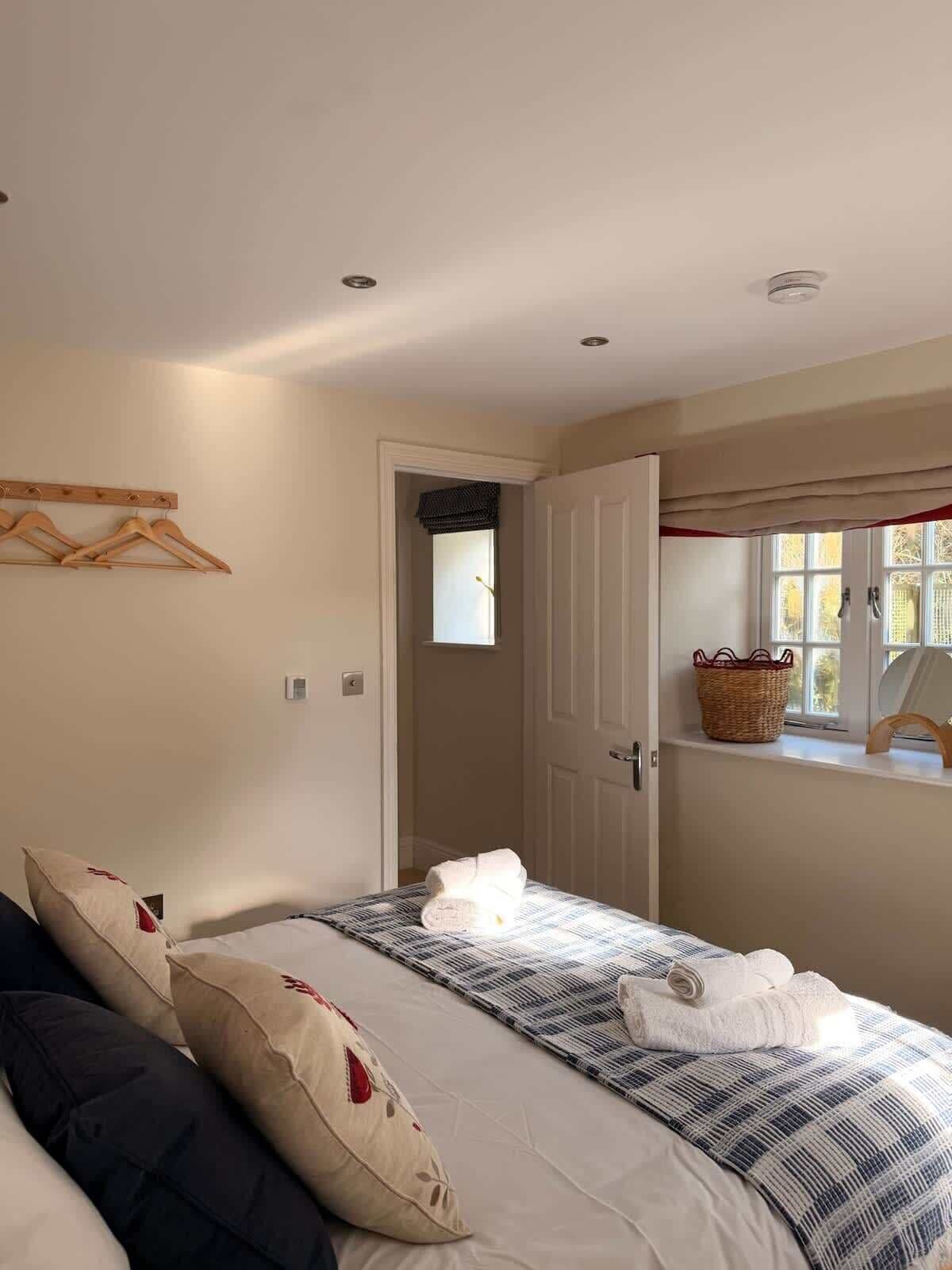 4 bedrooms, iron/ironing board, travel cot, WiFi