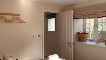 4 bedrooms, iron/ironing board, travel cot, WiFi