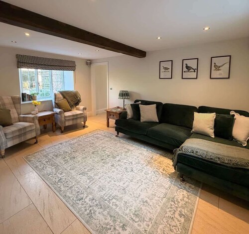 Wentworth Idyllic Character Cottage, Baydon Estate