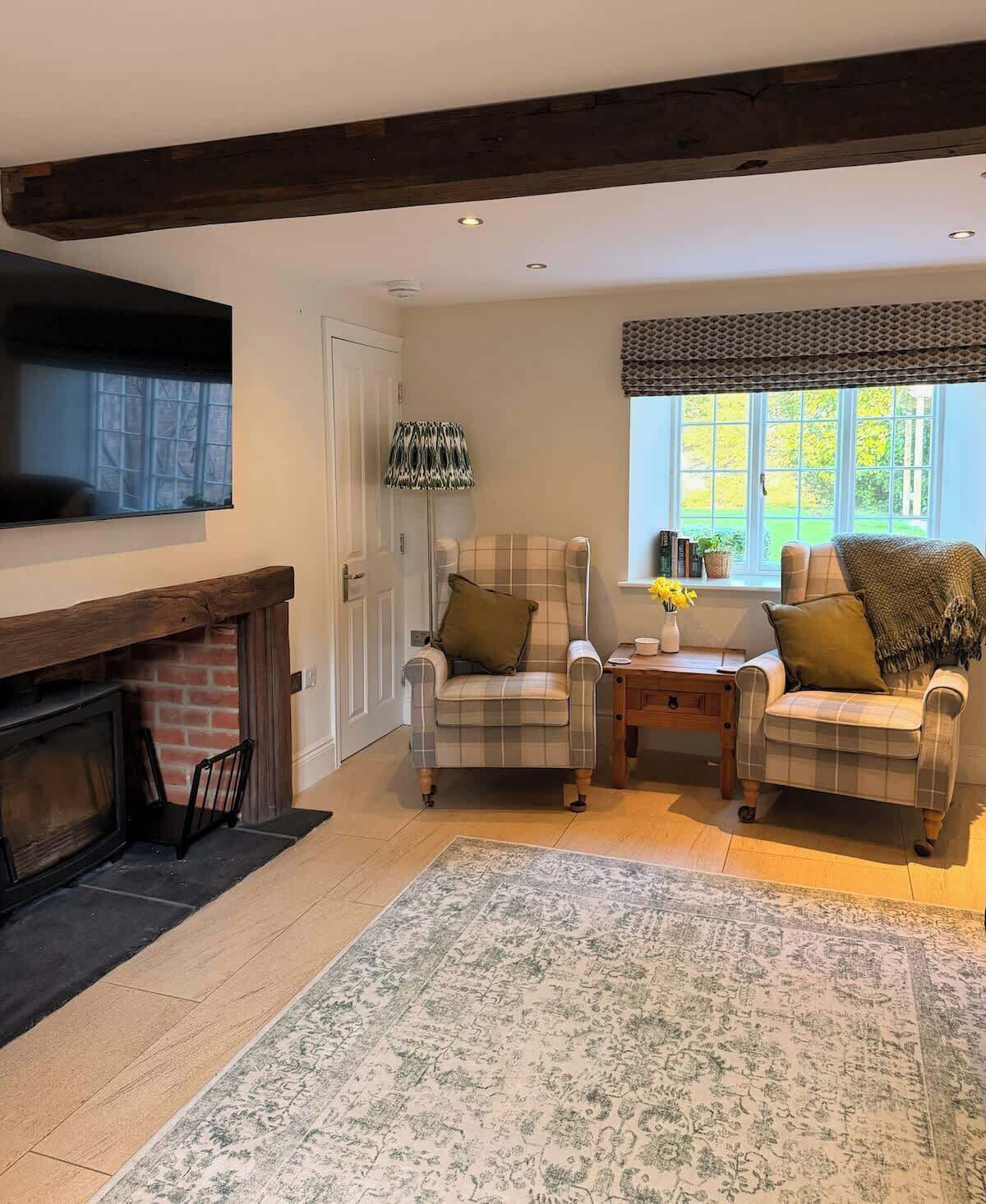 Wentworth Idyllic Character Cottage, Baydon Estate - Marlborough
