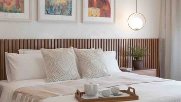 1 dormitorio, tabla de planchar con plancha, wifi y ropa de cama