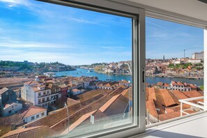 Interior - Spectacular view of Porto and Douro-Free Parking (Vila Nova de Gaia)
