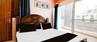 ALORAA INN - Near Railway Station 