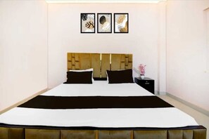 Classic Double Room, Balcony - ALORAA INN - Near Railway Station  (Varanasi)