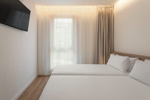 Twin Room | Desk, free WiFi - B&B HOTEL Madrid Vallecas Ensanche (Madrid)