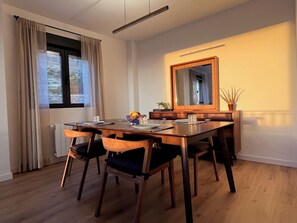 Dining - Calm Oasis with Amazing Views in Granada - Nomad & Chill (Granada)