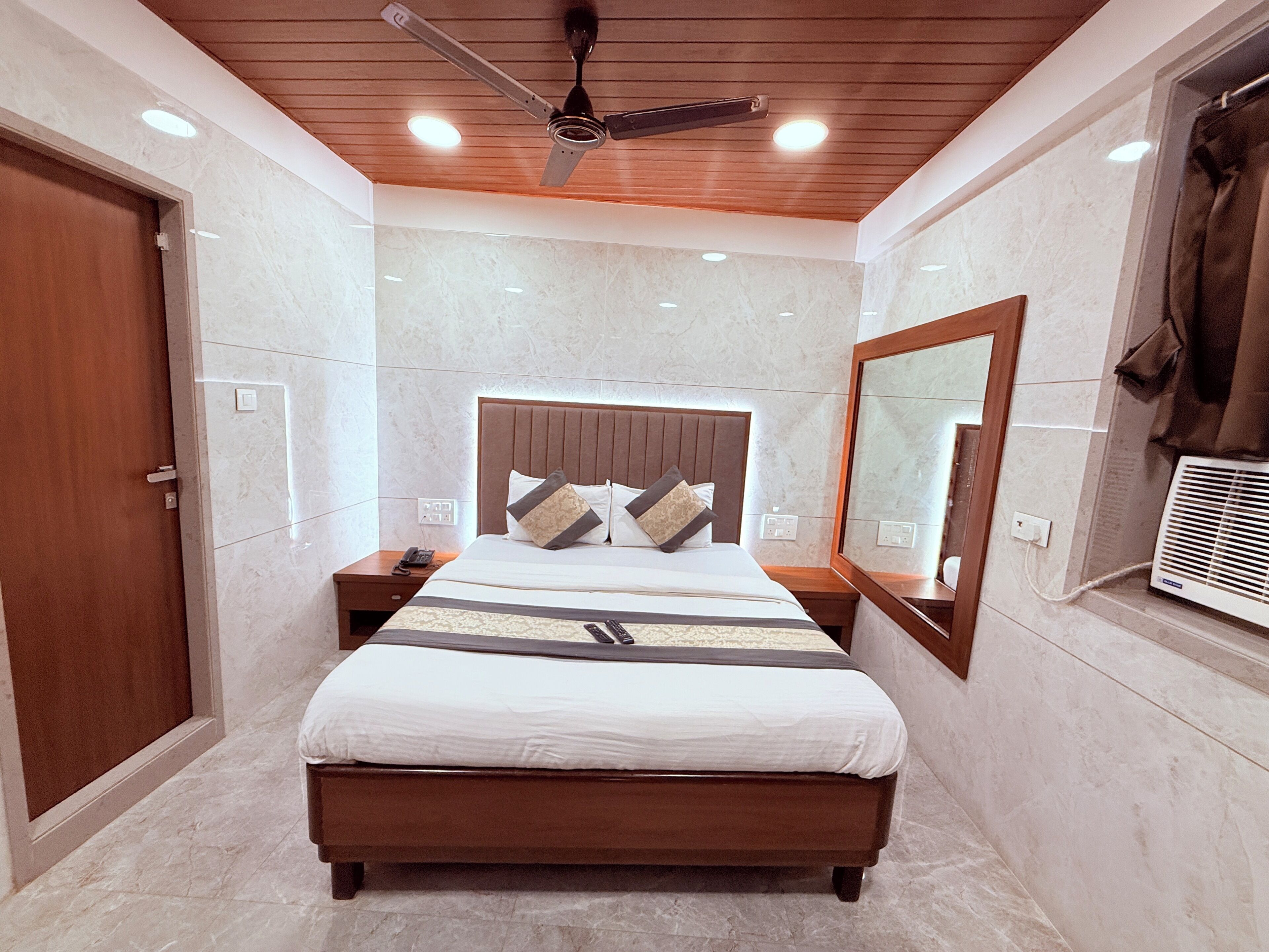 Deluxe Double Room, City View