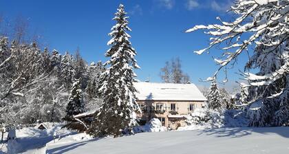 Gßte « Gßte De La Pieviche » avec vue sur la montagne, Wi-Fi et climatisation (sur demande)