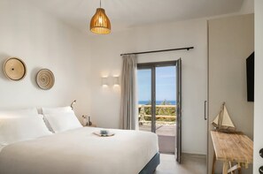 2 bedrooms, in-room safe, iron/ironing board, travel cot - Villa Myrelia, Divine Sea Views, Private Infinity Pool, Furnished Terrace,. (Sifnos)