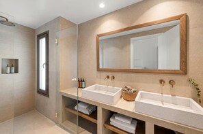 Shower, towels, soap, shampoo - Villa Myrelia, Divine Sea Views, Private Infinity Pool, Furnished Terrace,. (Sifnos)