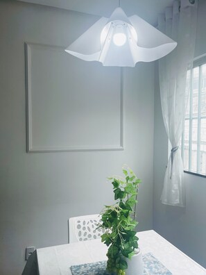 Dining - Cozy entire apartment for two people, well located with garage. (Belém)