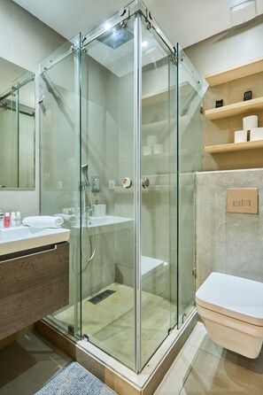 Shower, hair dryer, bidet, towels - Terrasses & Sunset • Duplex Luxe 3 Bed in Ghandi (Casablanca)