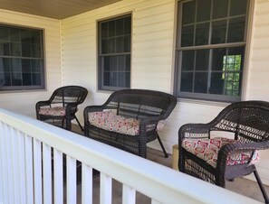 Terrace/patio - Peaceful Country Manor Close to Kenyon and Mt. Vernon (Gambier)