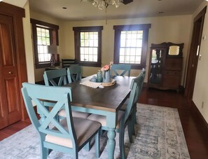 Dining - Peaceful Country Manor Close to Kenyon and Mt. Vernon (Gambier)