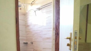Deluxe Tek Büyük Yataklı Oda | Banyo